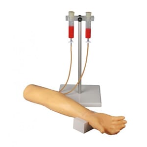 Arm for trening intravenøs injeksjon, infusjon og PVK.